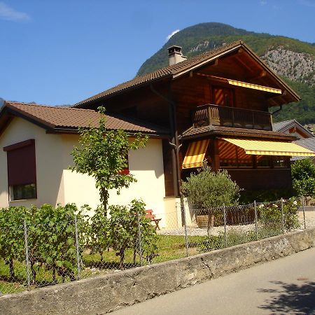 Bnb Le Relais Du Chateau Aigle Exteriör bild