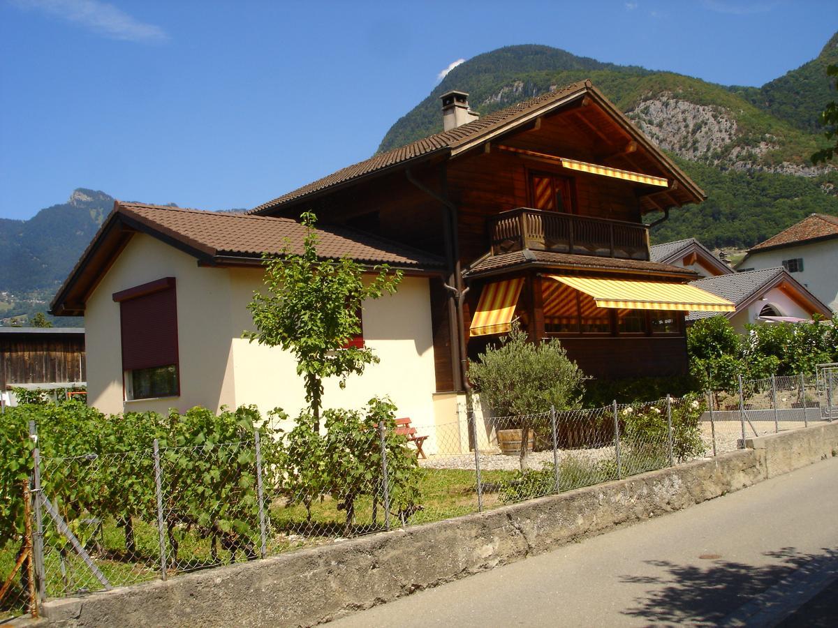 Bnb Le Relais Du Chateau Aigle Exteriör bild