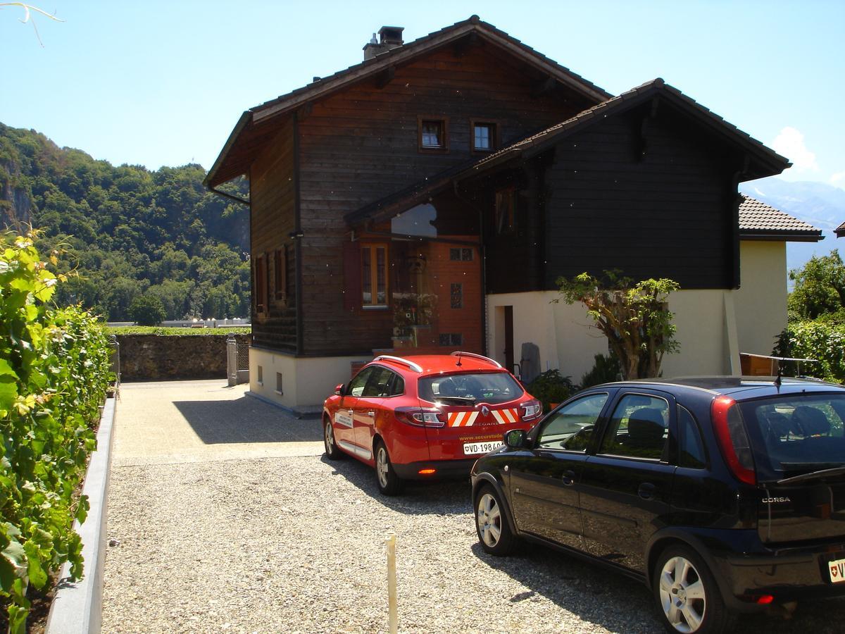 Bnb Le Relais Du Chateau Aigle Exteriör bild